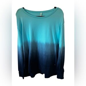 Legendary White Tails Ombré Blue Top Oversized Sz MD